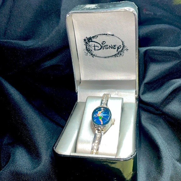 Tinker Bell Walt Disney Women’s Rhinestone Wristwatch. - Picture 2 of 10
